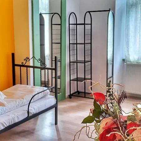 Casa Crown