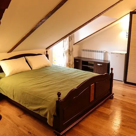 Casa Crown