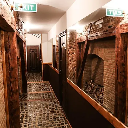 Pensjonat Casa Crown *