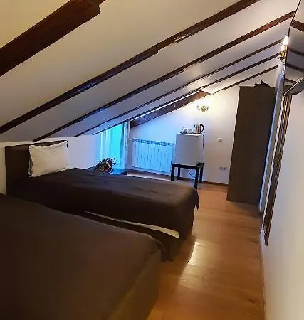 Pensjonat Casa Crown *